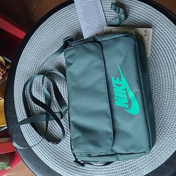 Nike Crossbody Bag - Picture 10 of 16